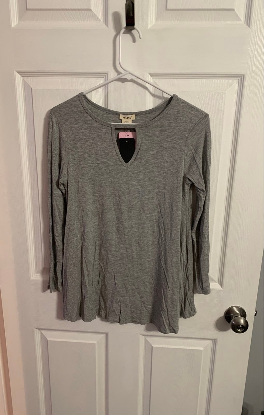 Yelete Long Sleeve shirt. Size S. New with tags.